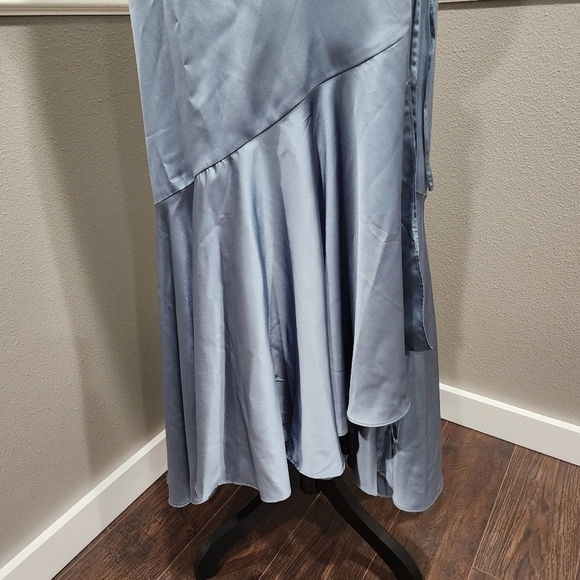 Curve Satin Wrap Mididress Ruched Detail Dusky Blue Size 0 (ASOS DESIGN) - Picture 11 of 17